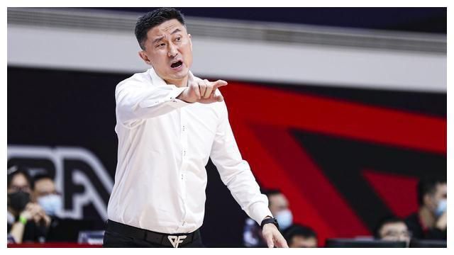 该经纪公司从金敏喜还是模特活动时期就一直维持着不错的交情，又因为孔孝真的关系，所以现在两人就在同一经纪公司下活动。